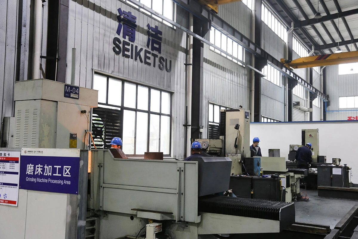 帅钢模架磨床加工区